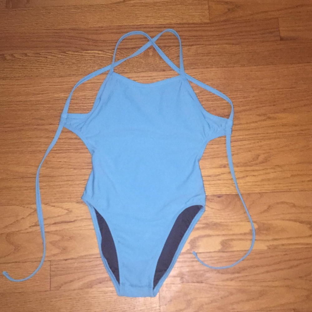 Jolyn tie back trade only:)